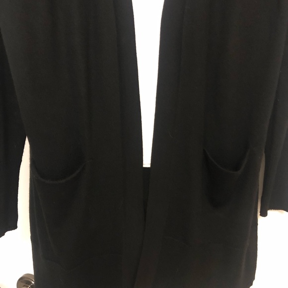 Long sweater/cardi, no buttons, pockets, soft, great condition, small - Picture 5 of 7